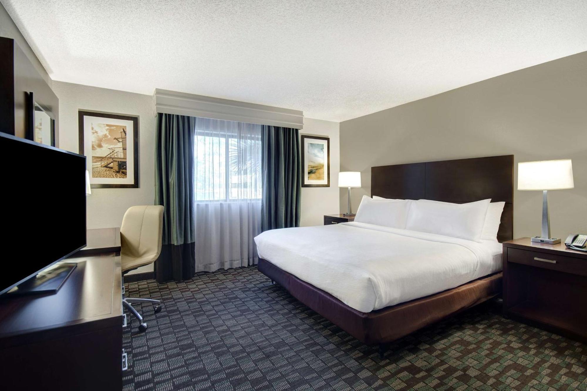เอ็มบาสซี่ สวีทส์ แจ็คสันวิลล์ เบย์มีโดว์ Hotel แจ็กสันวิลล์ ภายนอก รูปภาพ