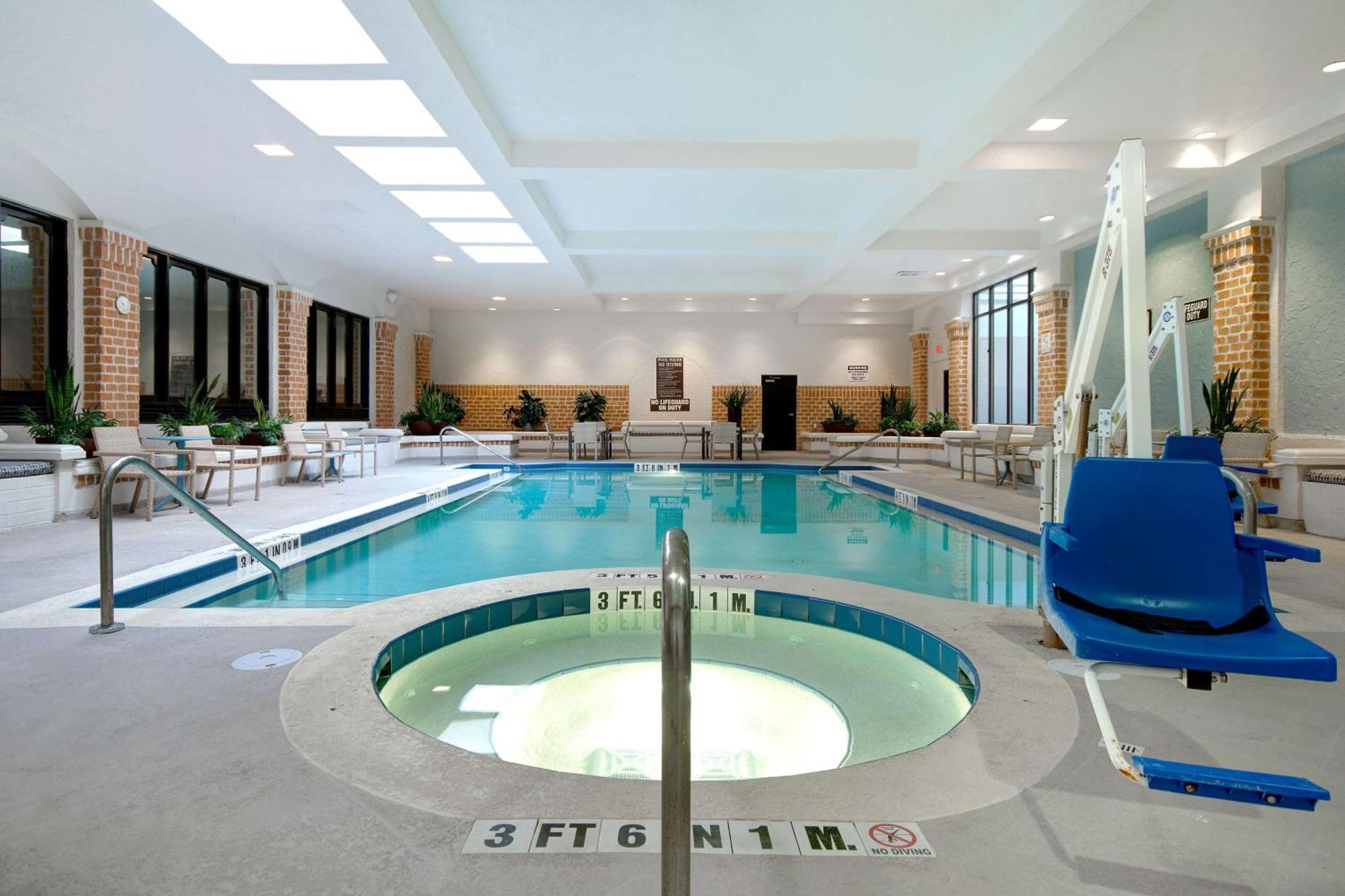 เอ็มบาสซี่ สวีทส์ แจ็คสันวิลล์ เบย์มีโดว์ Hotel แจ็กสันวิลล์ ภายนอก รูปภาพ