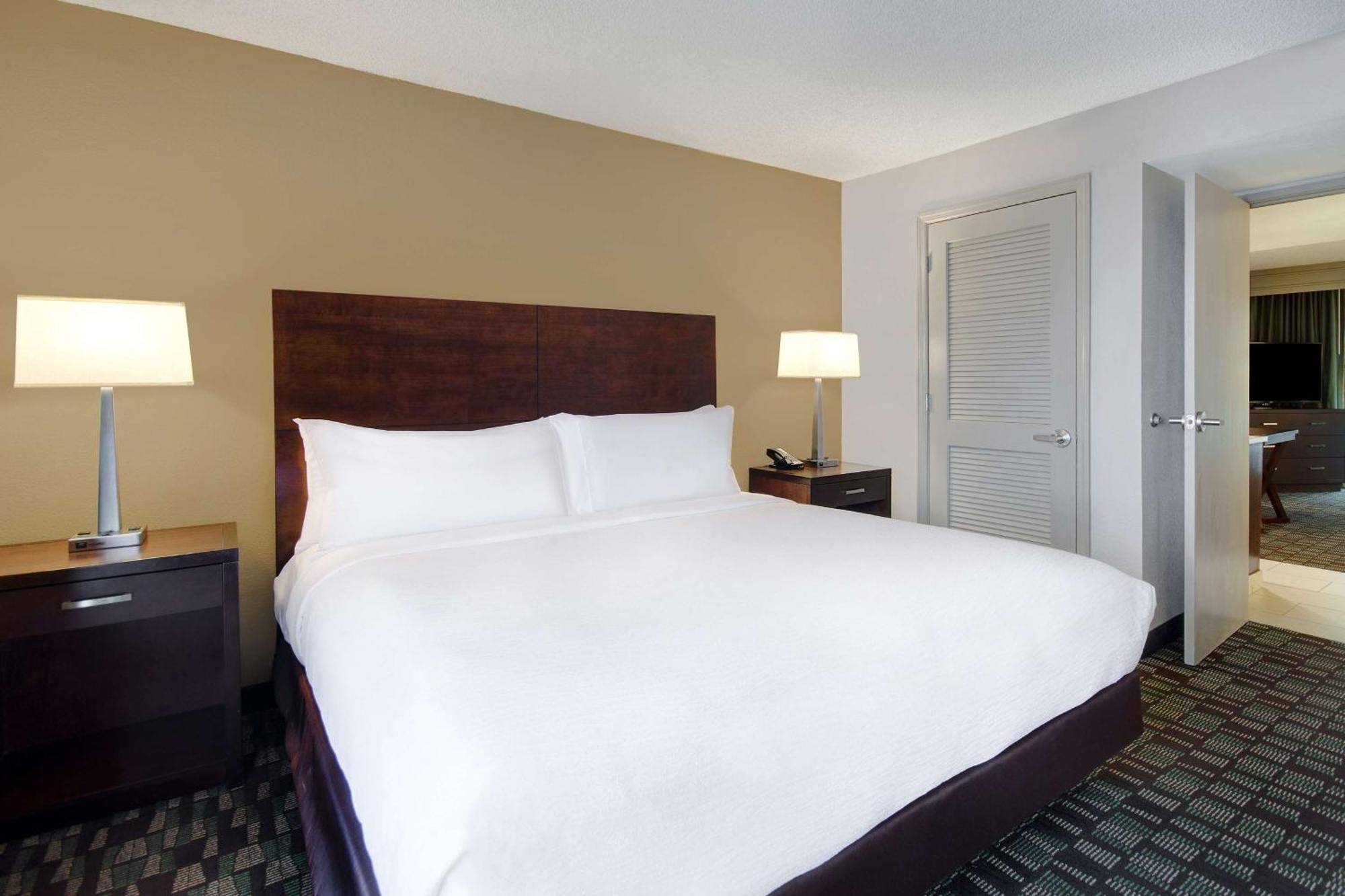 เอ็มบาสซี่ สวีทส์ แจ็คสันวิลล์ เบย์มีโดว์ Hotel แจ็กสันวิลล์ ภายนอก รูปภาพ