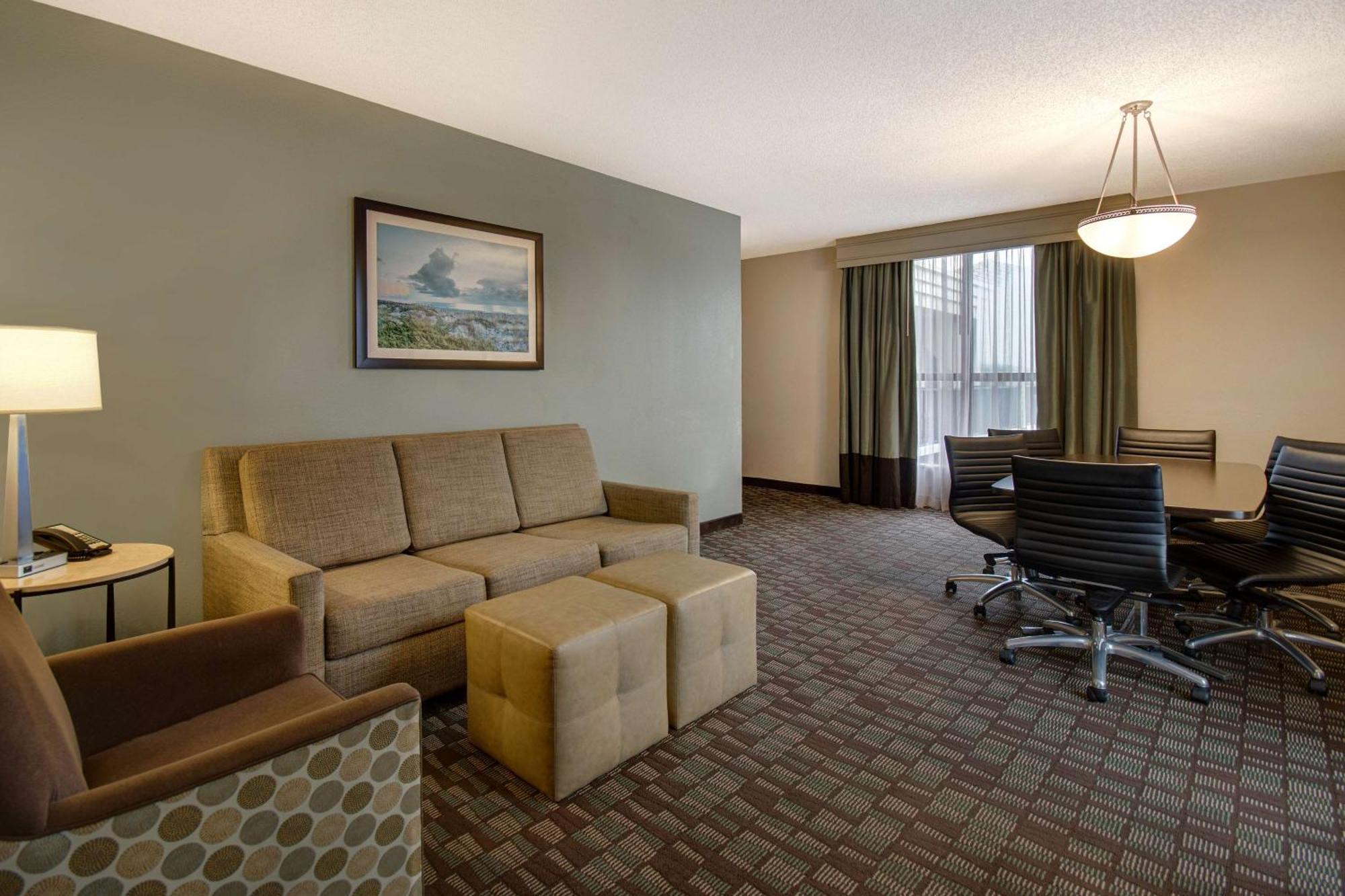 เอ็มบาสซี่ สวีทส์ แจ็คสันวิลล์ เบย์มีโดว์ Hotel แจ็กสันวิลล์ ภายนอก รูปภาพ